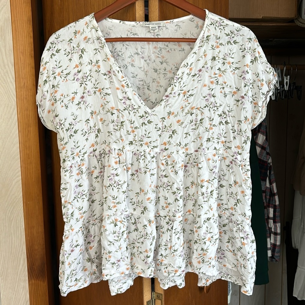 American Eagle floral blouse